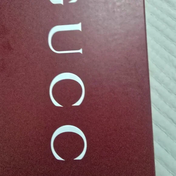 Gucci Sneakers - Picture 7 of 7